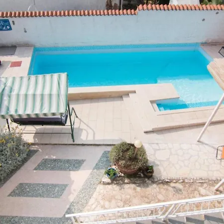 Nada - With Private Pool Apartment *