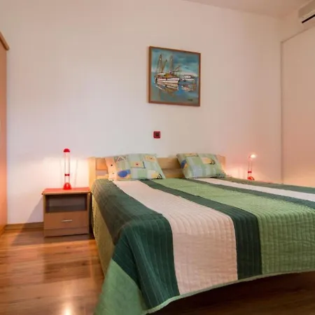 Nada - With Private Pool Apartment Fazana